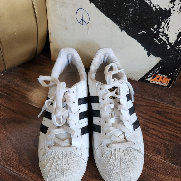 Vintage white Adidas superstar trainers running shoes - Picture 4 of 4